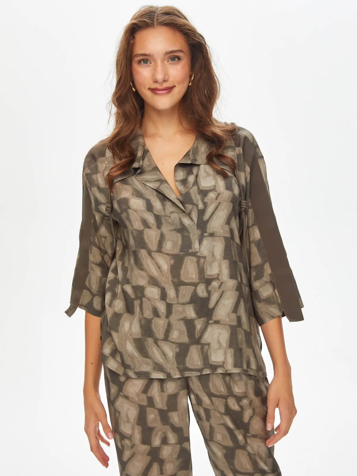 Abstract Monochrome Pattern Half Padded Blouse 69149