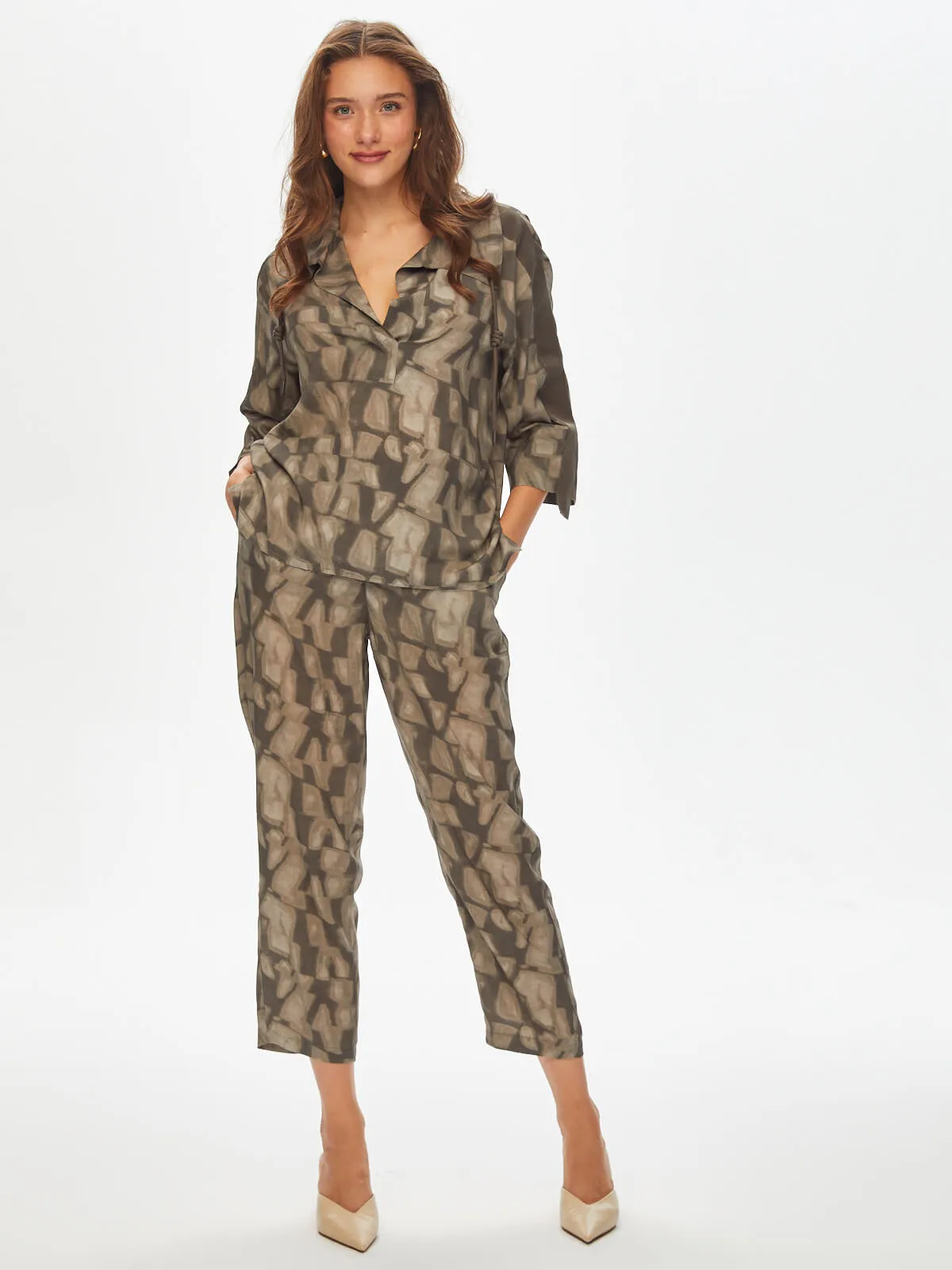 Abstract Monochrome Pattern Half Padded Blouse 69149
