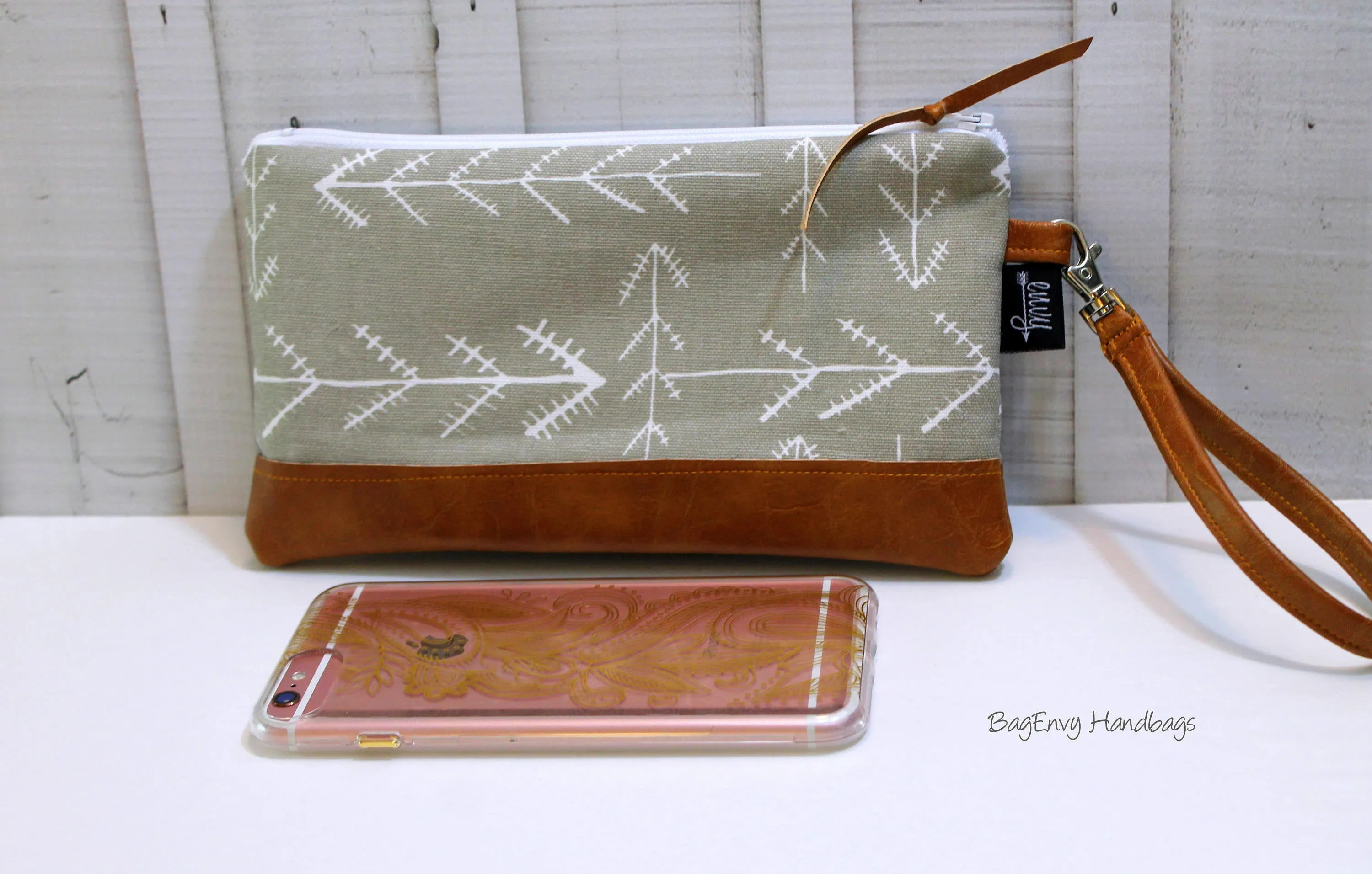 Black Arrows with Vegan Leather - Zippered Wristlet Clutch /  Bridesmaid Gift- Accessory Make Up Bag -