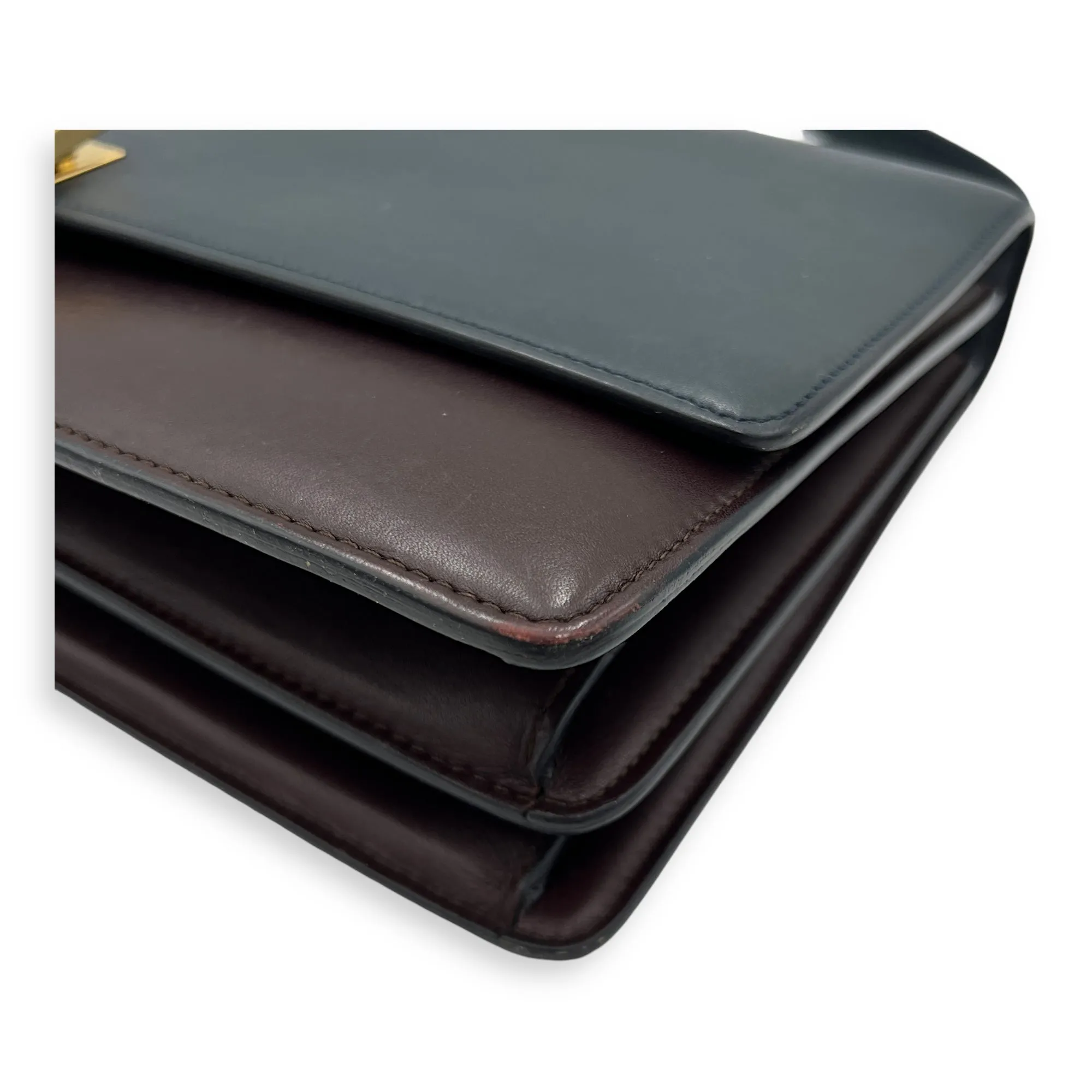 Case Flap Medium Shoulder bag in Calfskin, Gold Hardware