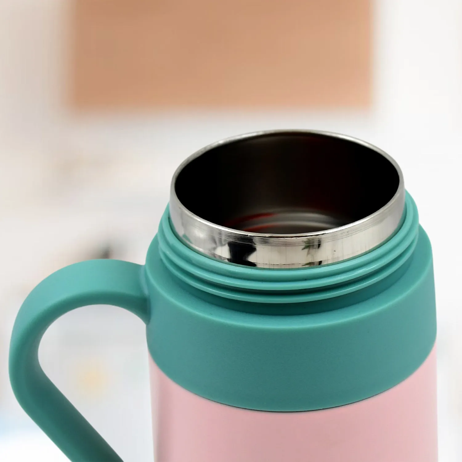 Customize Smart Vacuum Insulated Water Bottle with LED Temperature Display & Gift Color Box (600 ML Approx)