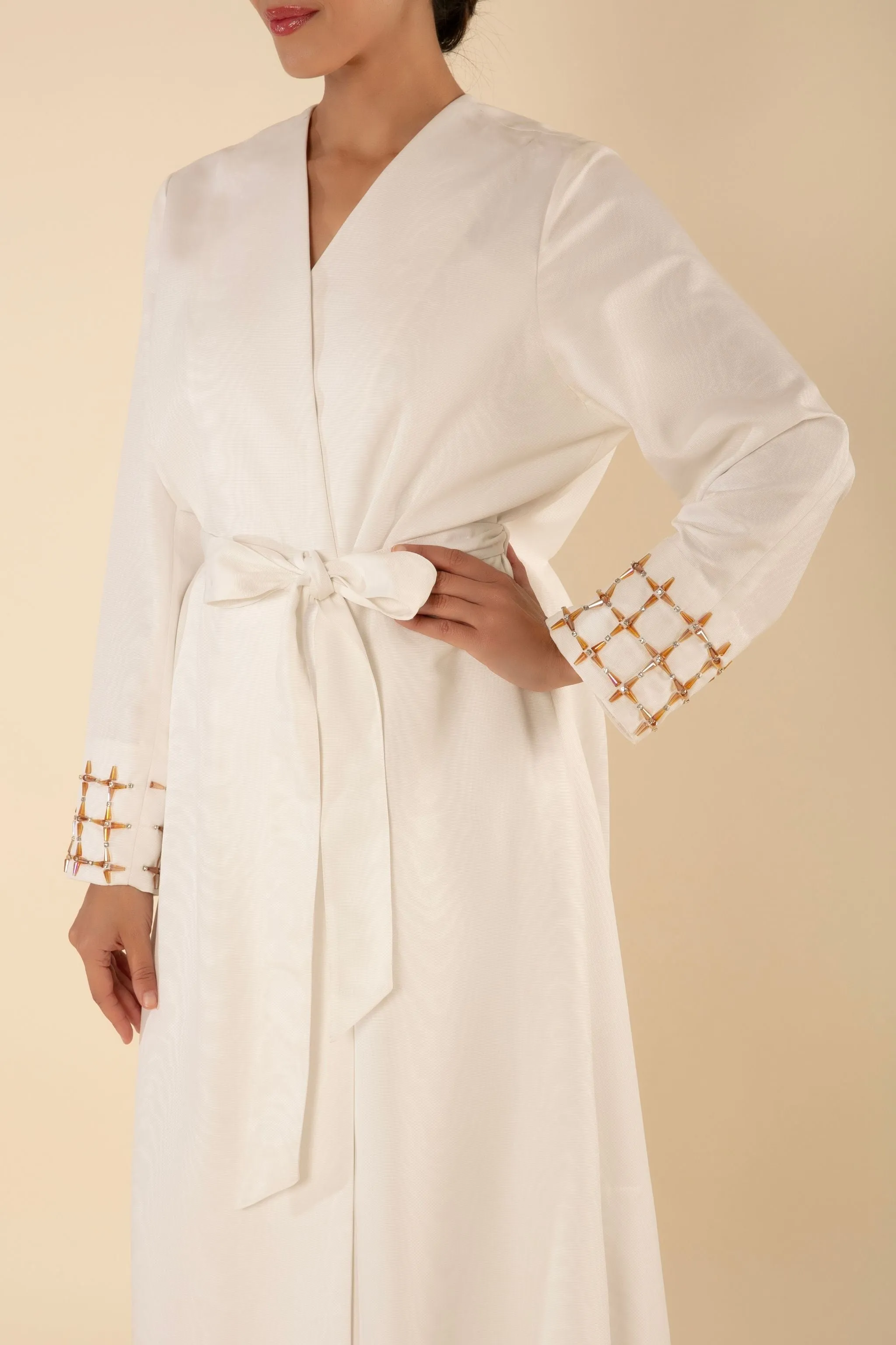 DAZZLING BLOSSOM WHITE ABAYA