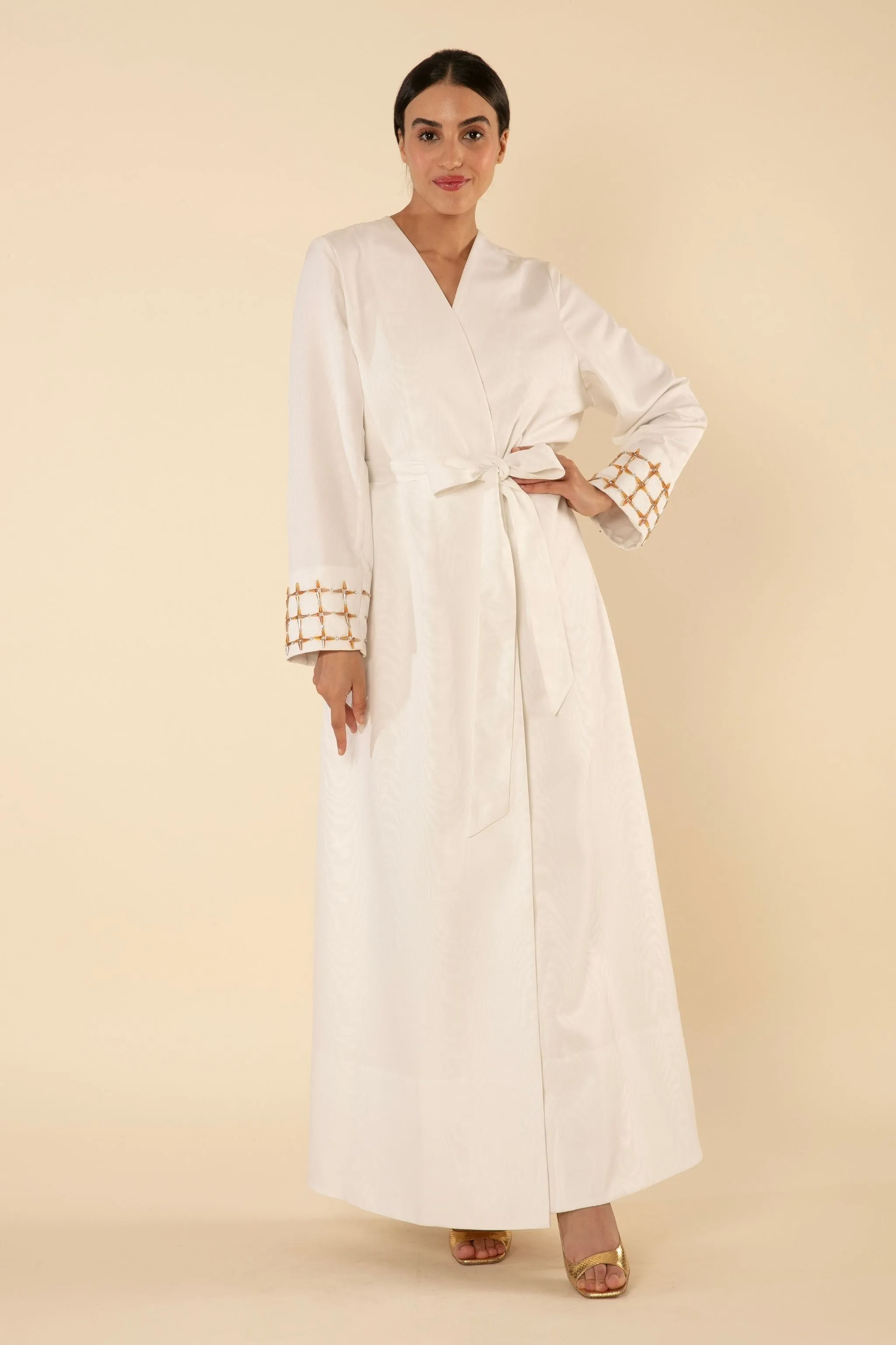 DAZZLING BLOSSOM WHITE ABAYA