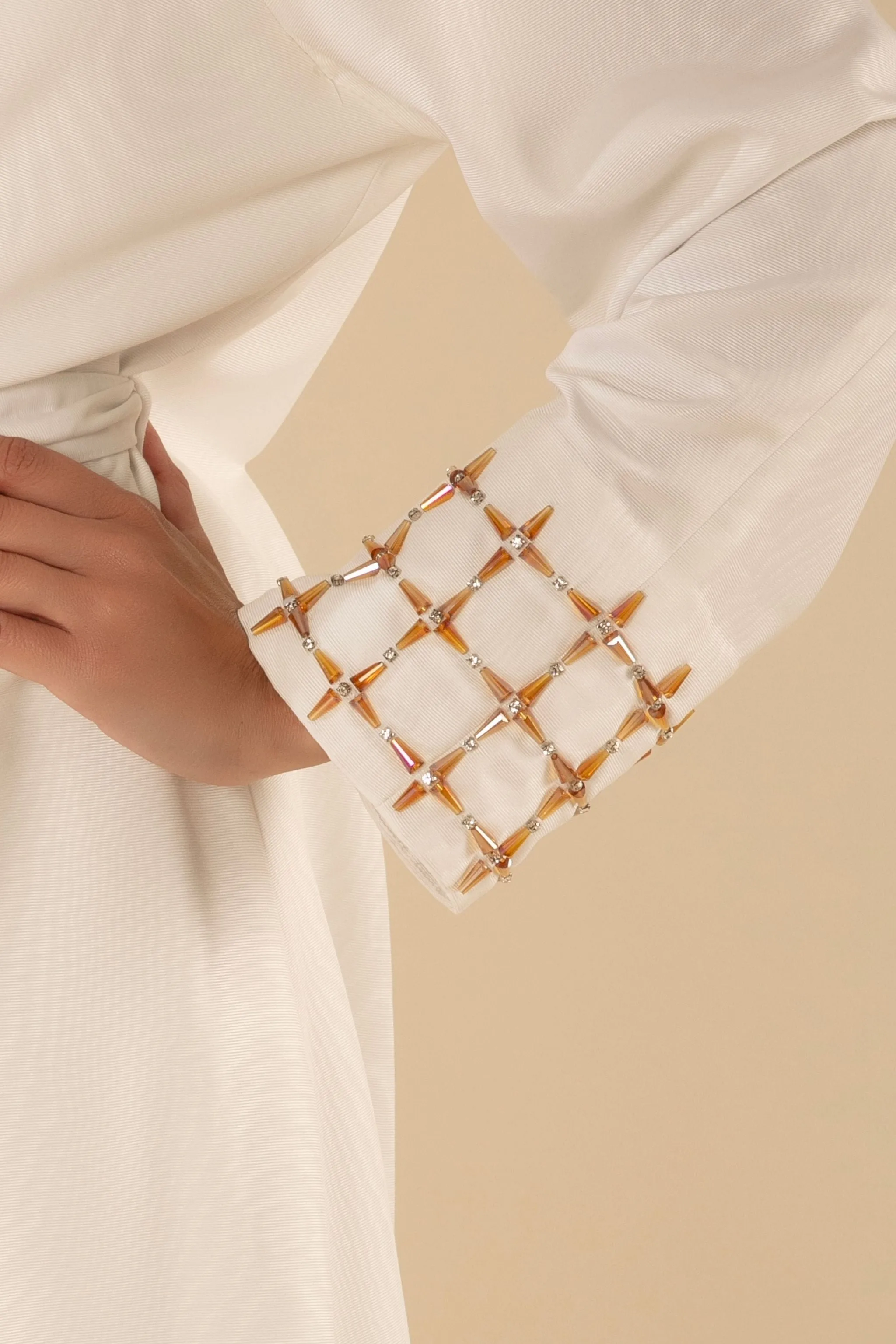 DAZZLING BLOSSOM WHITE ABAYA