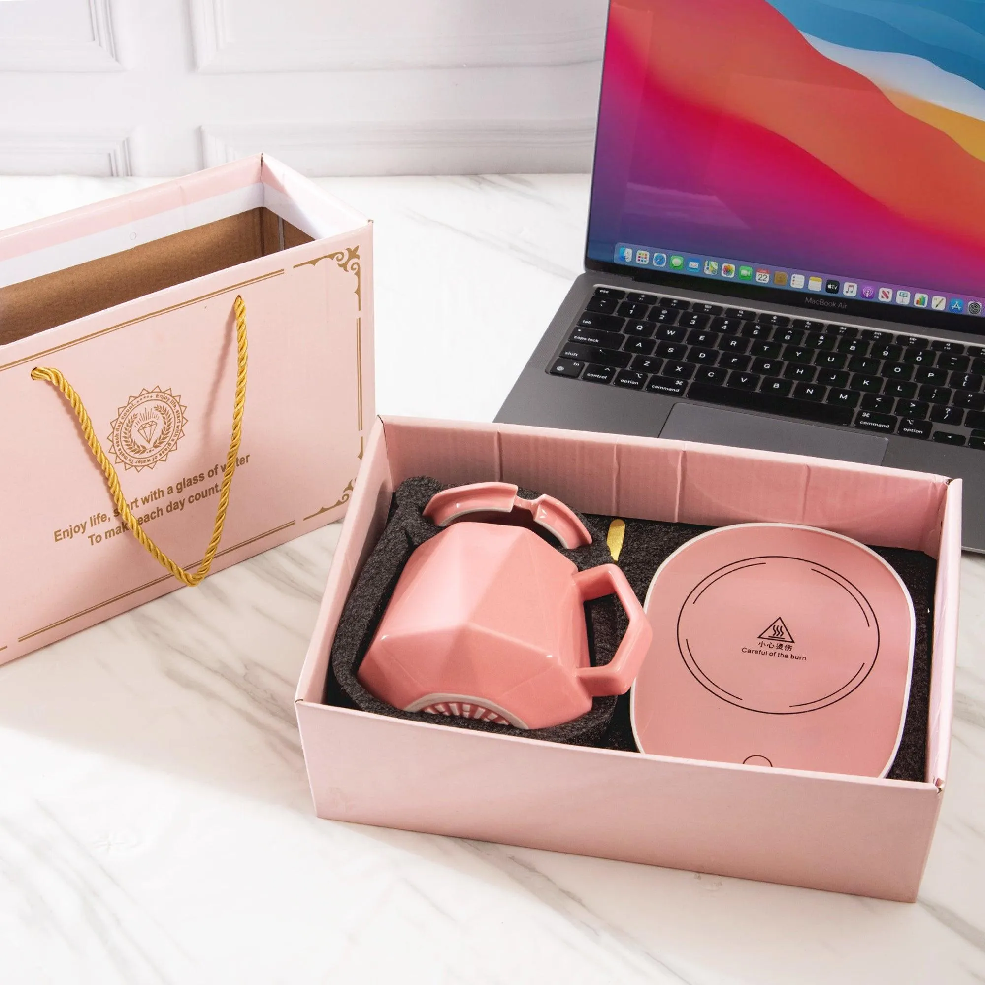 Dazzling Coffee Mug With Warmer