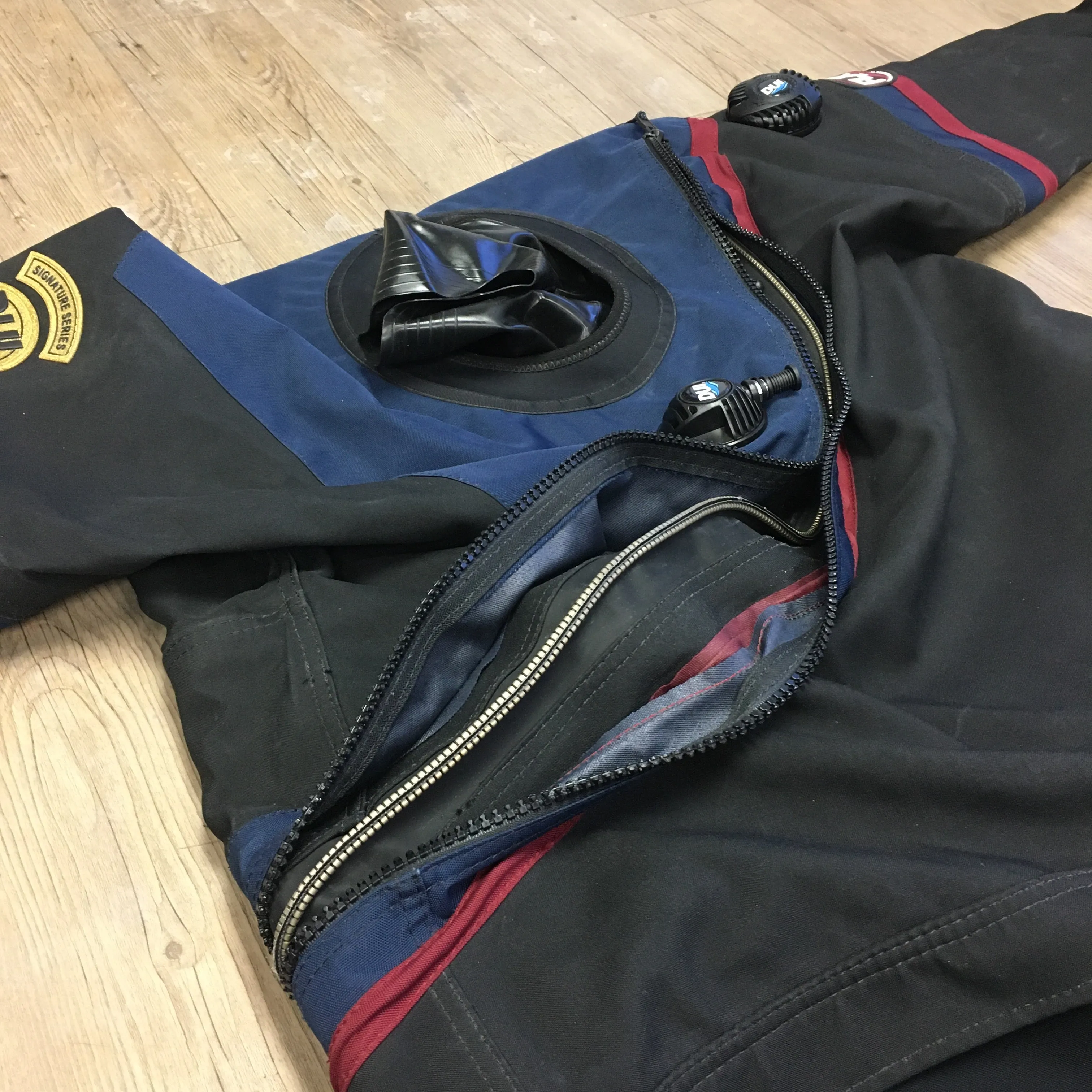 DUI FLX Series Extreme Drysuit w Carrying Bag - Size XXLS - Pre-owned - FBP6EQ