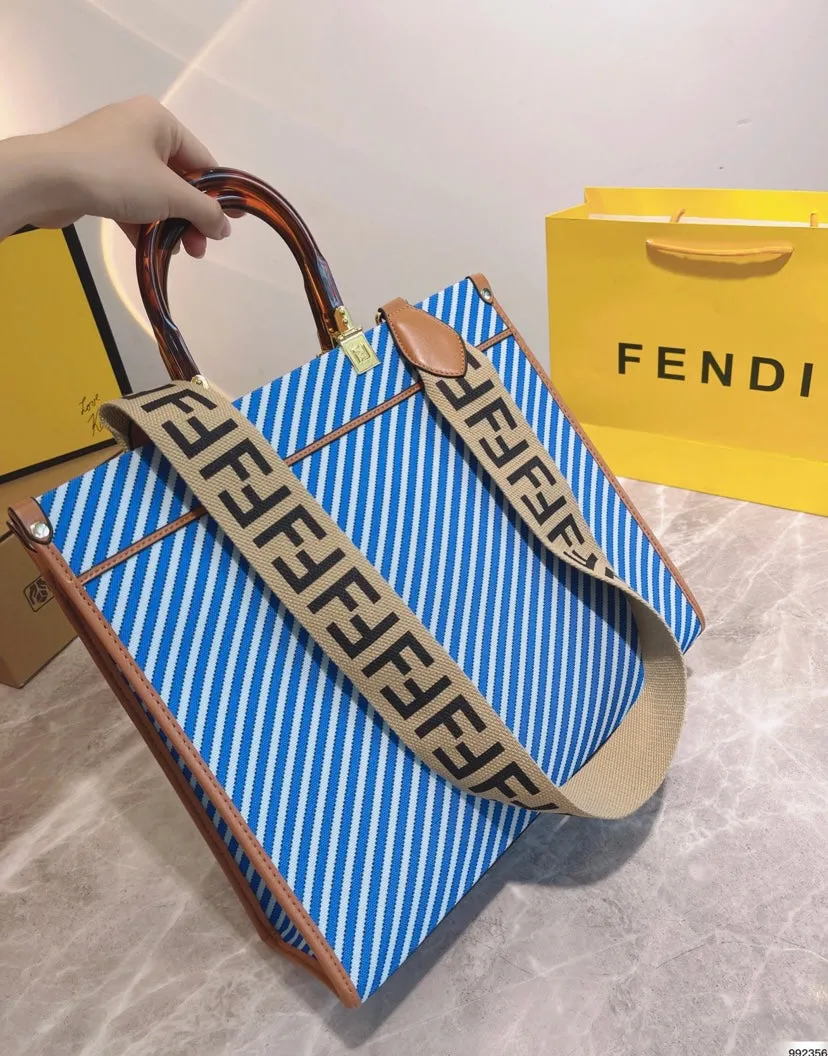 FENDI Ladies new Handbag