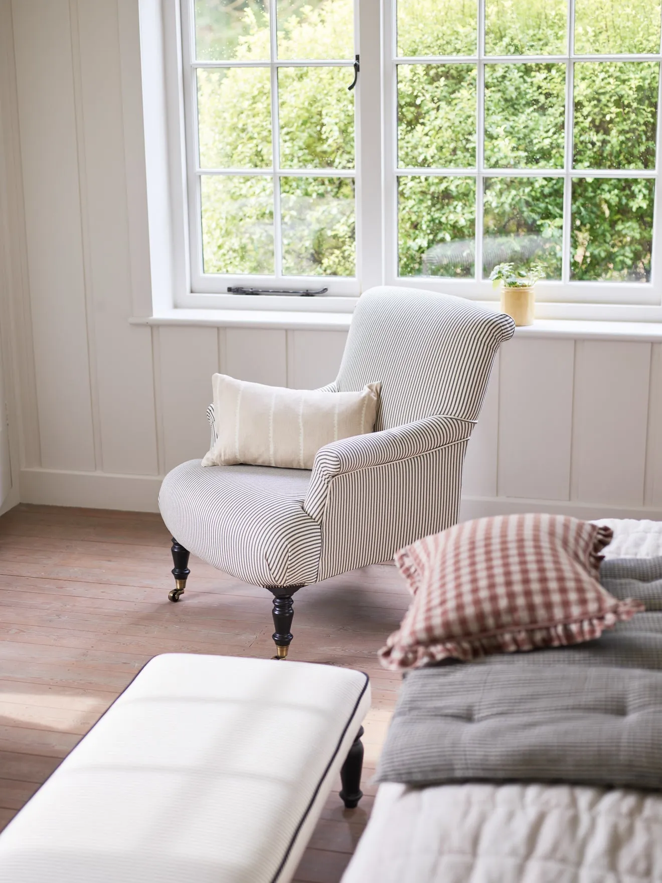 Finley Armchair, Test Fabric 1
