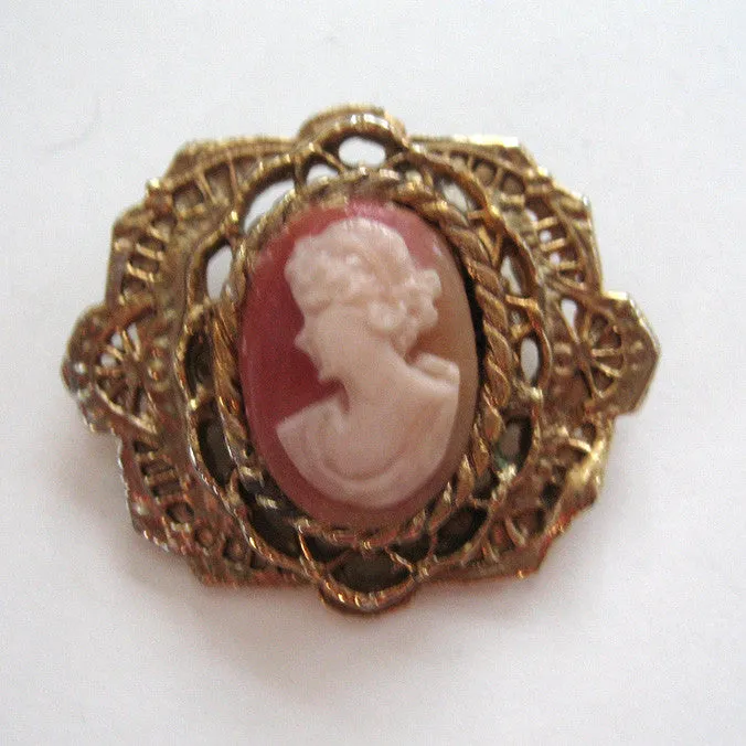 Gold Tone Filigree Plastic Cameo Brooch/Pin