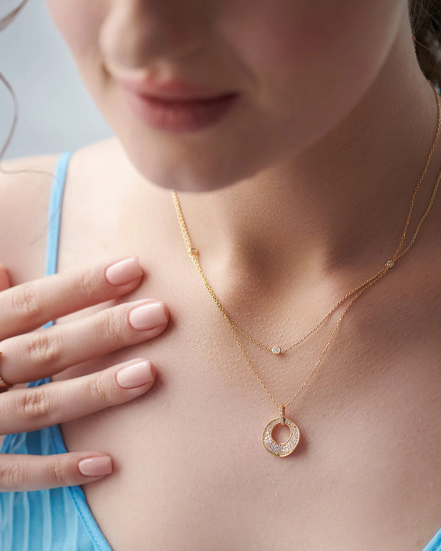 Hollow Circle Diamond Necklace