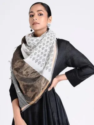 Inclination For Monochrome Stole