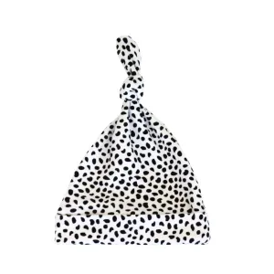 KNOT BEANIE - BLACK SPLOTS