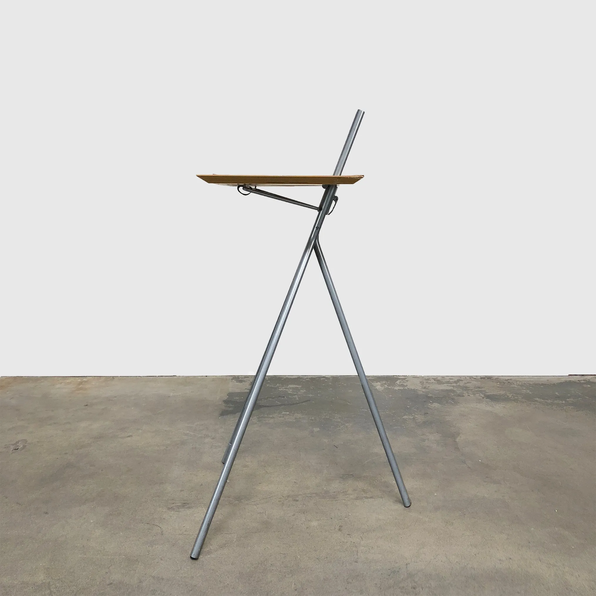 Modern Adjustable Easel