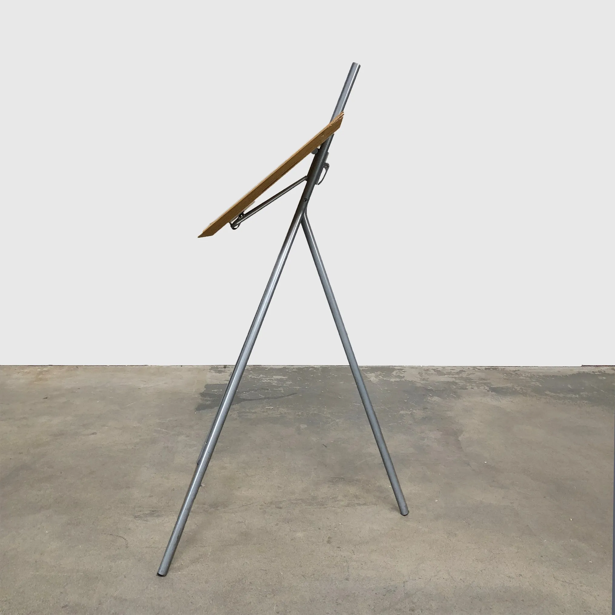 Modern Adjustable Easel