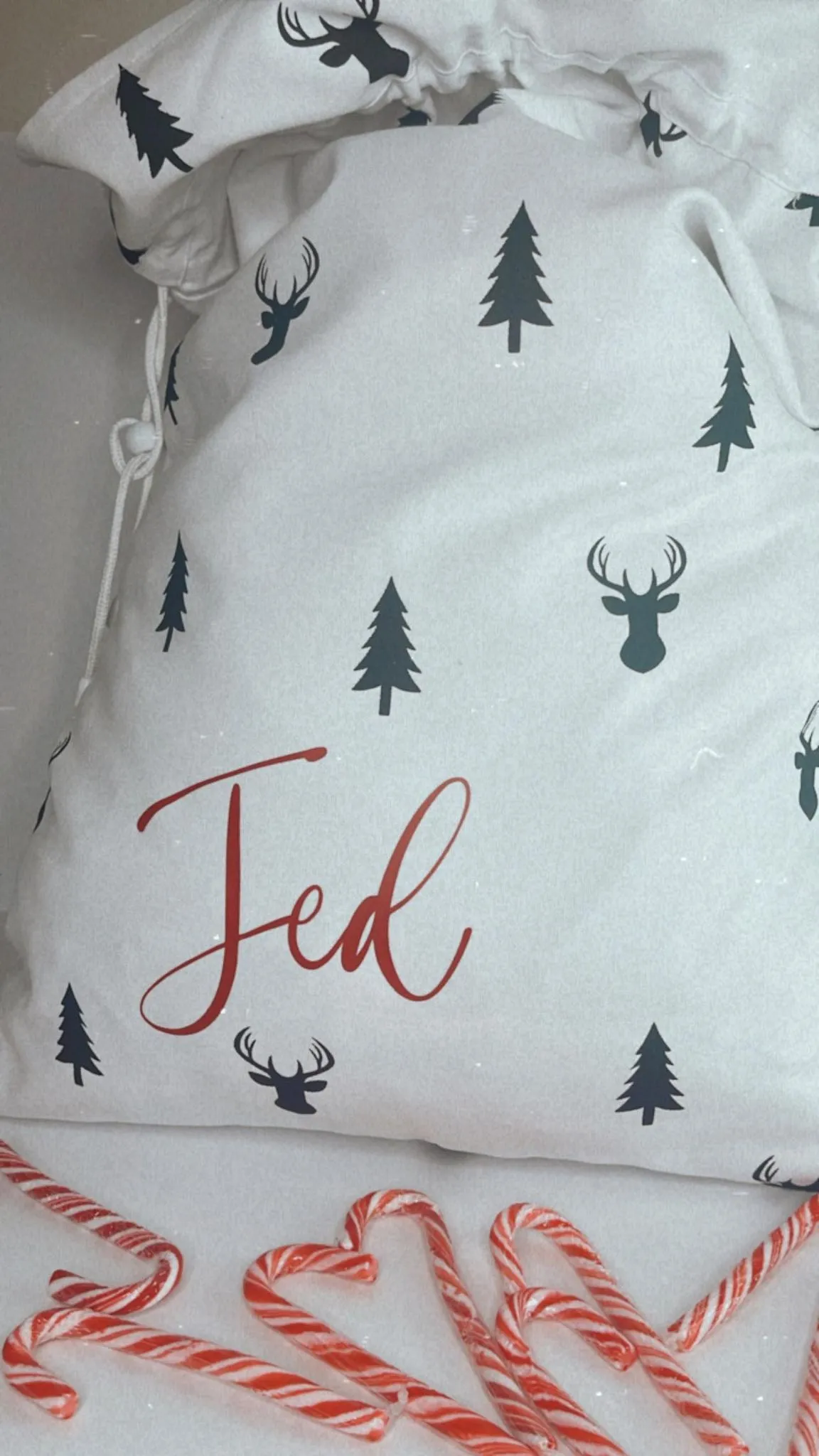 MONOCHROME XMAS SACKS