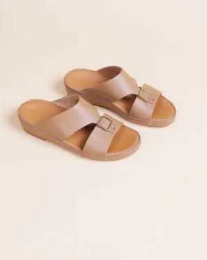 P3327  LEGACY TROTTER CAMEL