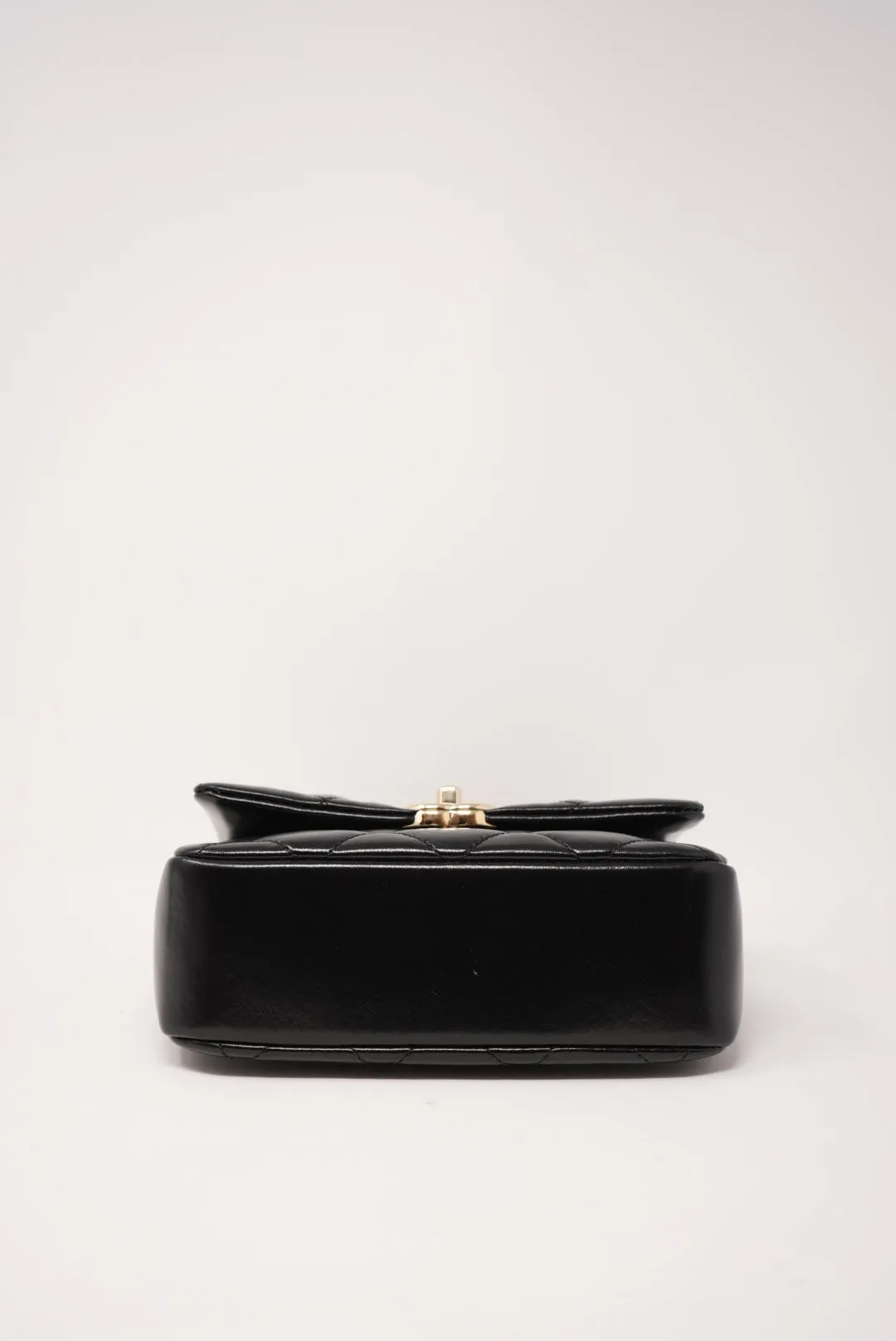 Pre-Owned Chanel 24C Mini Flap Top Handle Black
