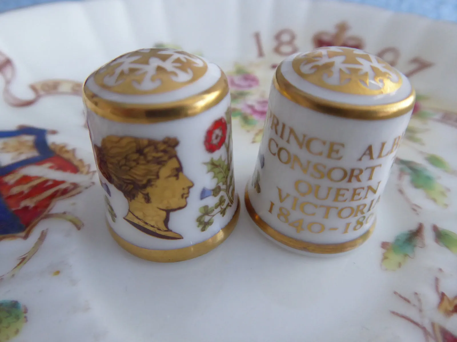 Royal Crown Derby Victoria And Albert Thimbles 150th Anniversary 1837 Coronation