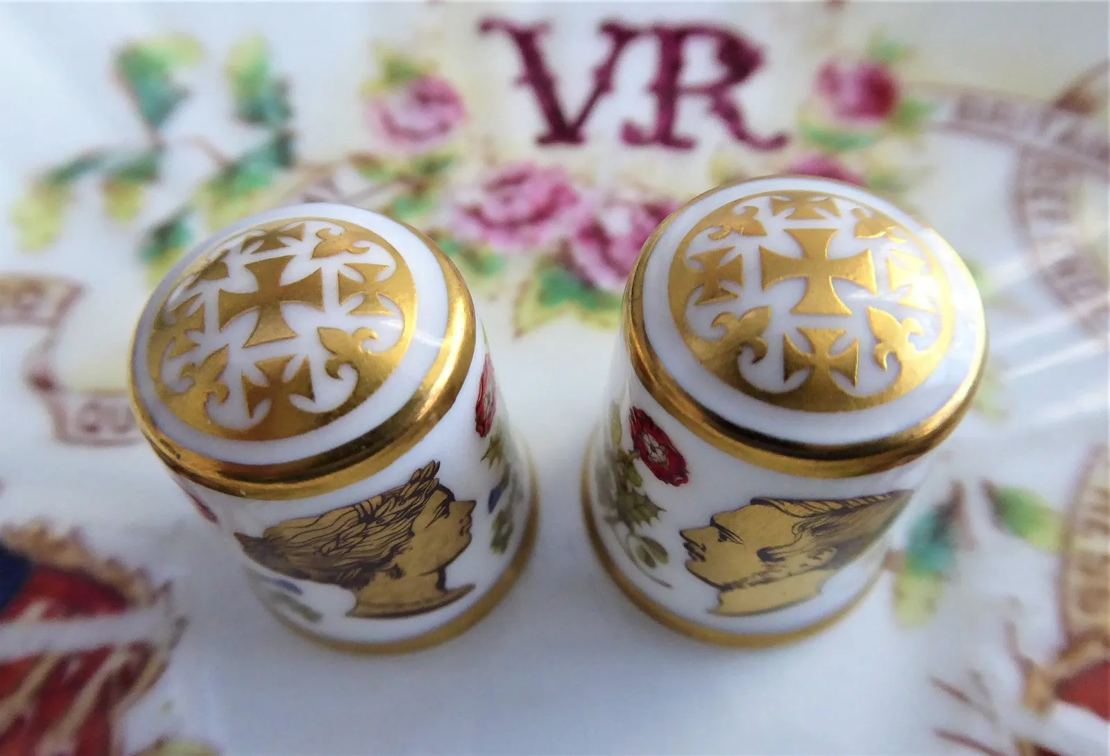 Royal Crown Derby Victoria And Albert Thimbles 150th Anniversary 1837 Coronation