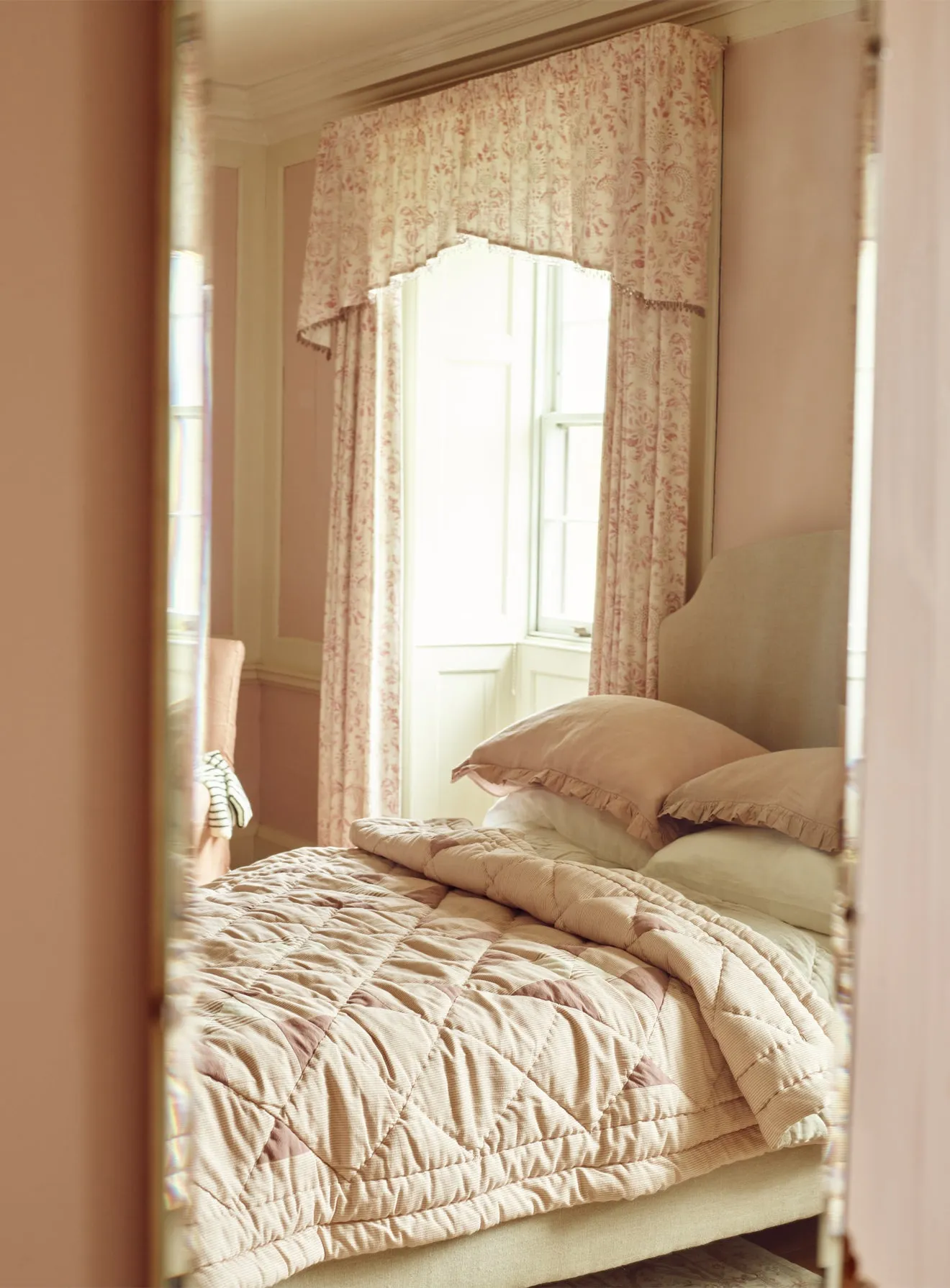 Sloane Bed, Heritage Mole Stripe