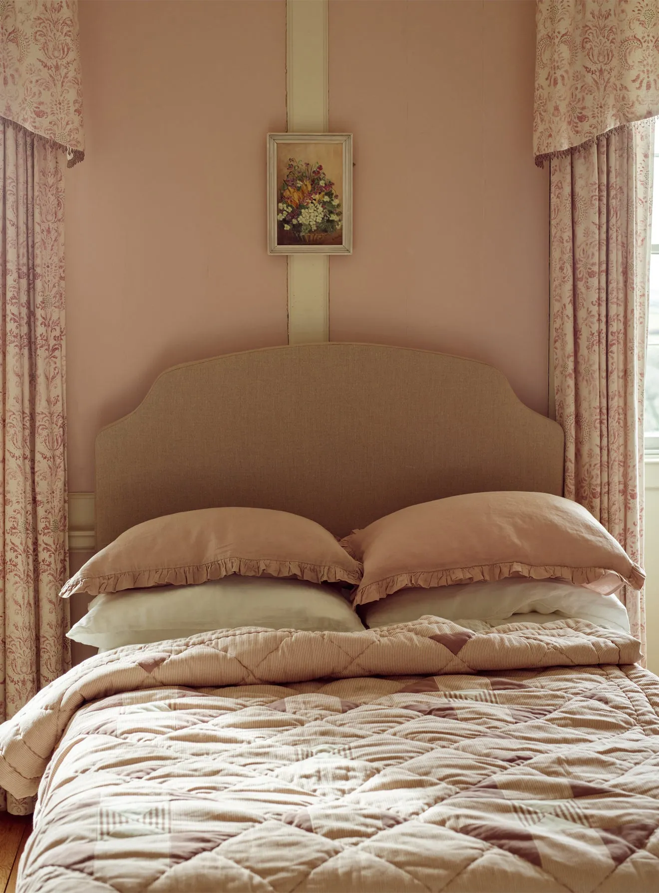 Sloane Bed, Heritage Mole Stripe
