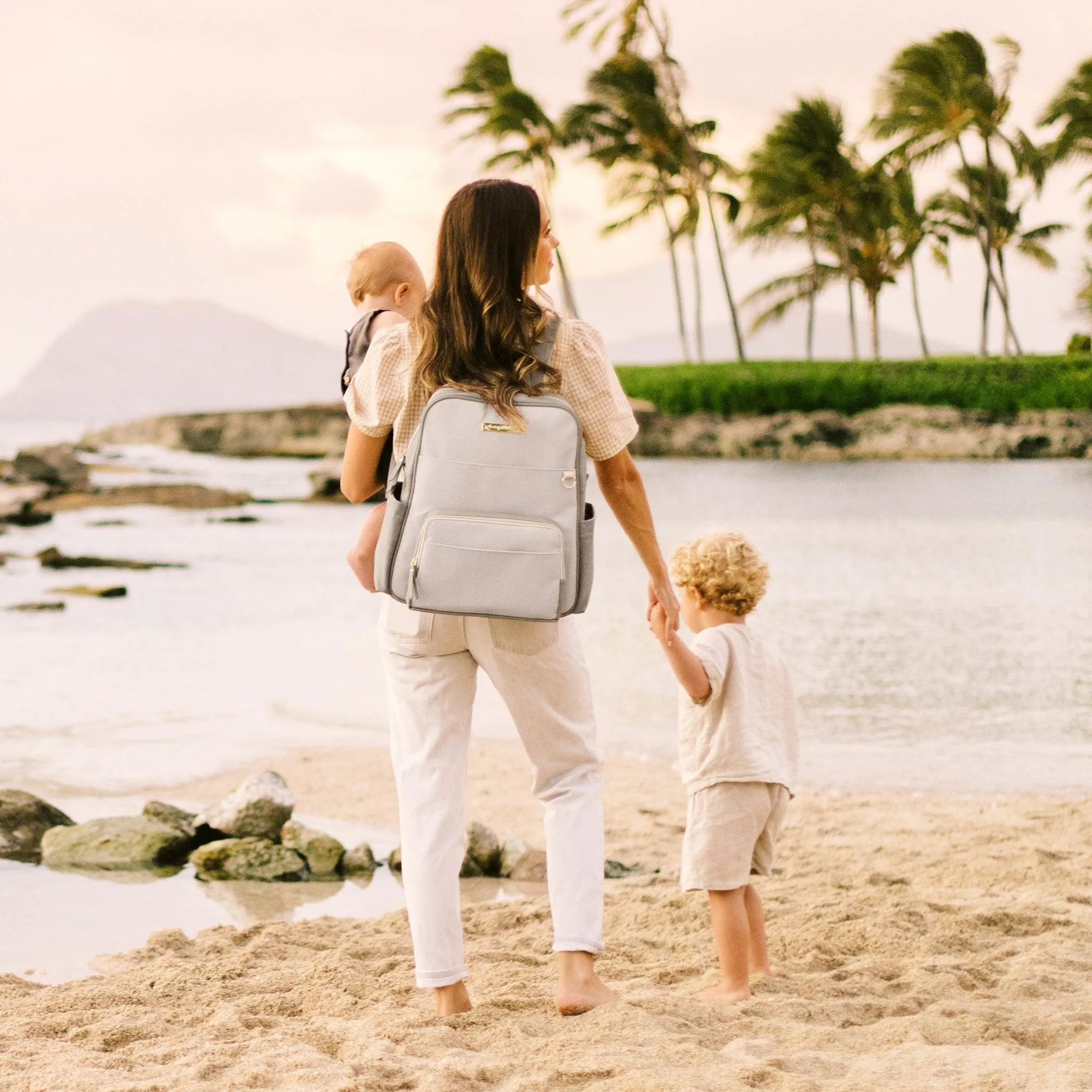Sync Backpack in Grey Matte Cable Stitch & Accessory Bundle