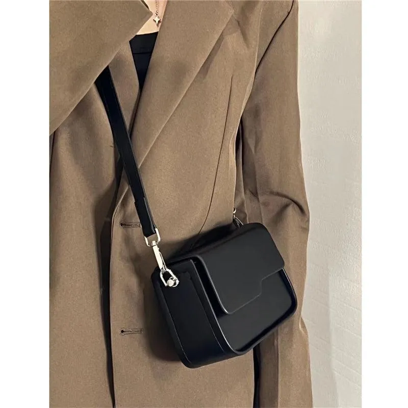 Vvsha Flap Crossbody Bag