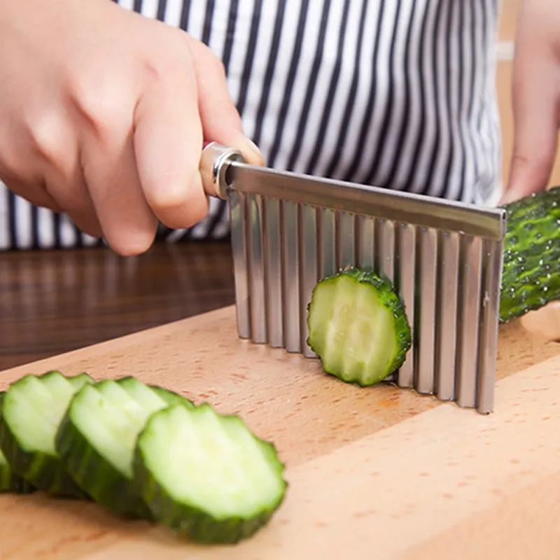 WAVY SHAPED KNIFE