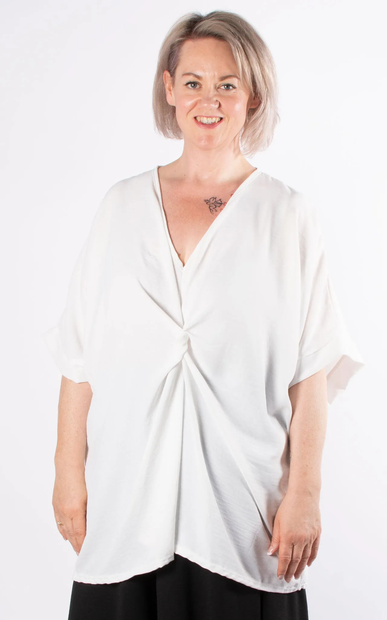 Whoopi Twisted V-Neck Top | White