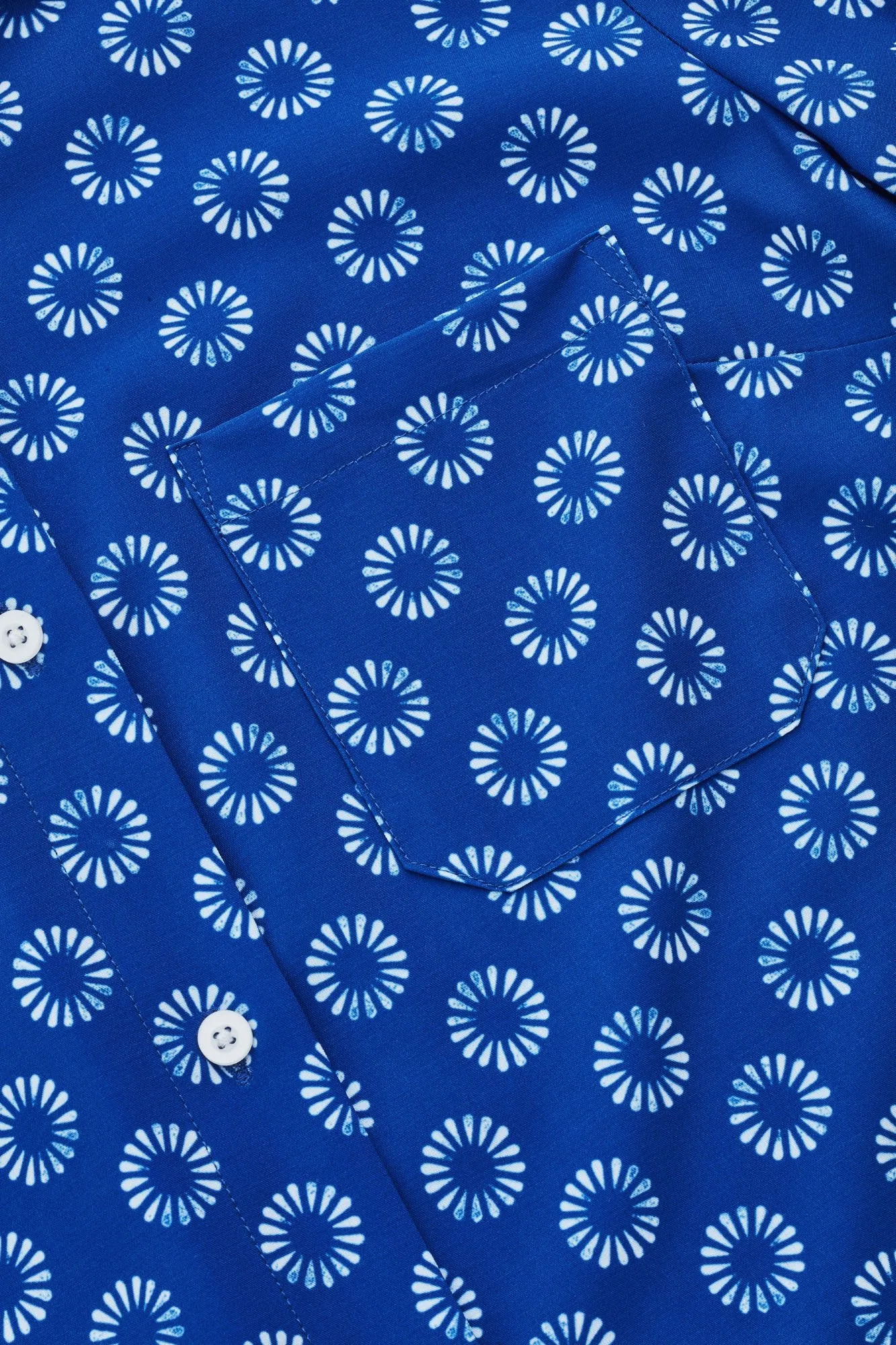 Womens Easy Stretch Daisy Print Short Sleeve Shirt
